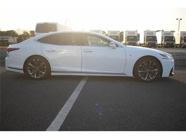 TOYOTA LEXUS LS500 2018 Image 31