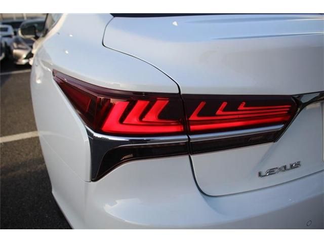 TOYOTA LEXUS LS500 2018 Image 31