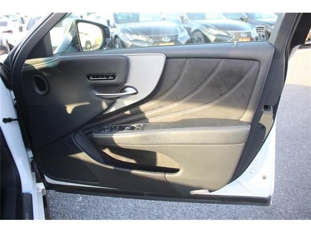 TOYOTA LEXUS LS500 2018 Image 31