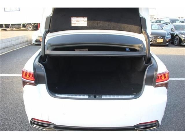 TOYOTA LEXUS LS500 2018 Image 31