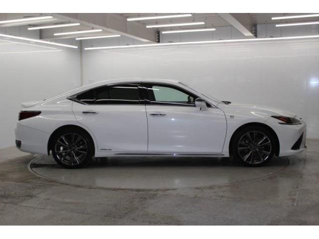 TOYOTA LEXUS ES300H 2020 Image 31