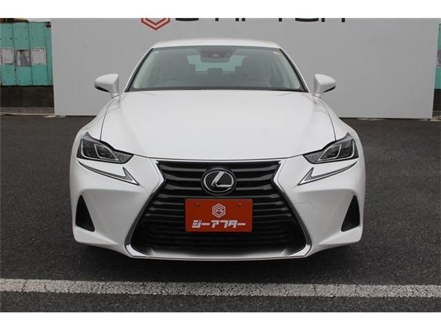 TOYOTA LEXUS IS300 2018 Image 31