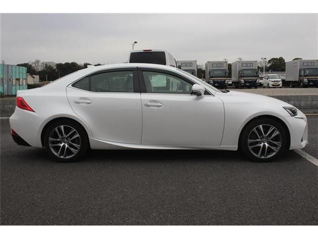TOYOTA LEXUS IS300 2018 Image 31