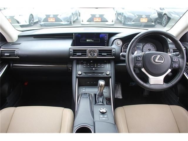 TOYOTA LEXUS IS300 2018 Image 31