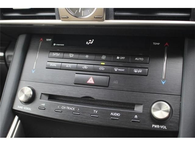 TOYOTA LEXUS IS300 2018 Image 31