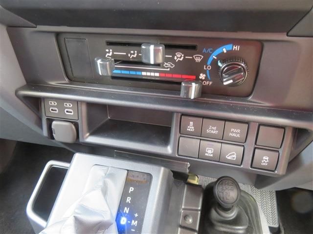 TOYOTA LANDCRUISER 70 2025 Image 31