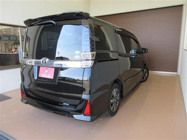 TOYOTA VOXY 2017 Image 31