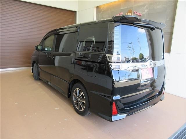 TOYOTA VOXY 2017 Image 31