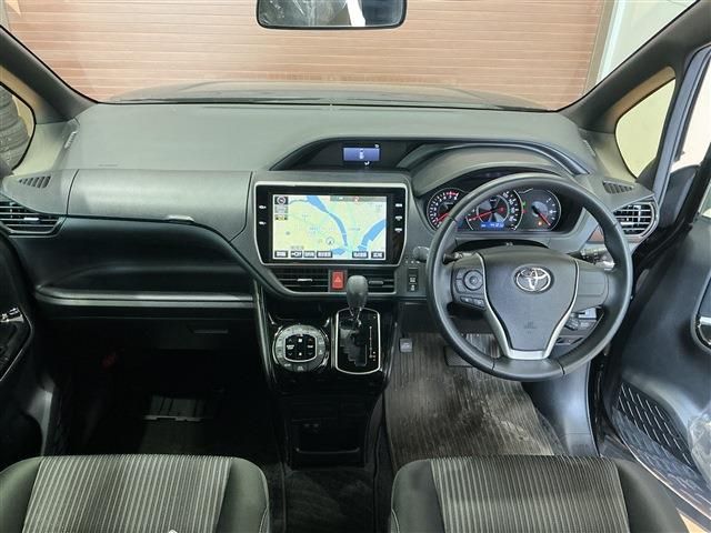 TOYOTA VOXY 2017 Image 31