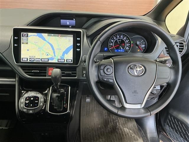 TOYOTA VOXY 2017 Image 31