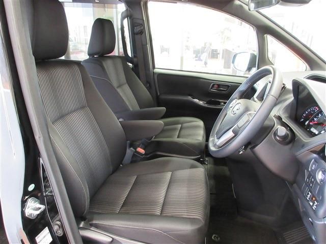 TOYOTA VOXY 2017 Image 31