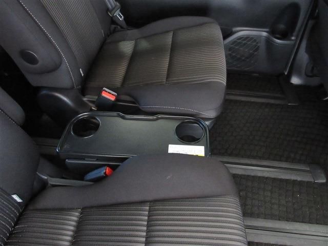 TOYOTA VOXY 2017 Image 31