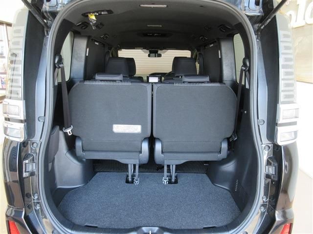 TOYOTA VOXY 2017 Image 31