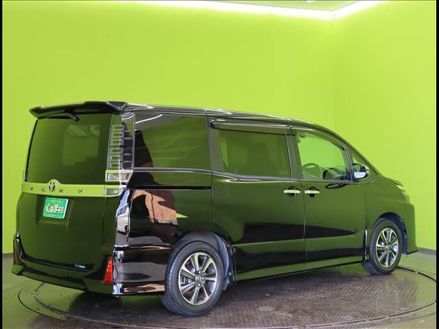 TOYOTA VOXY 2020 Image 31