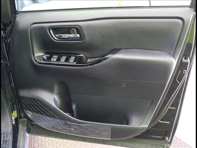 TOYOTA VOXY 2020 Image 31