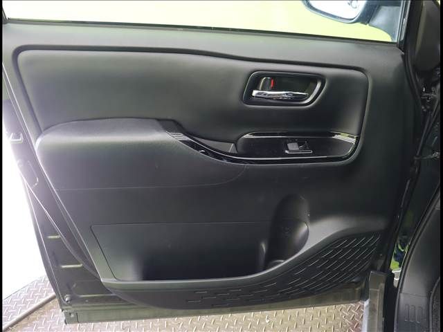 TOYOTA VOXY 2020 Image 31