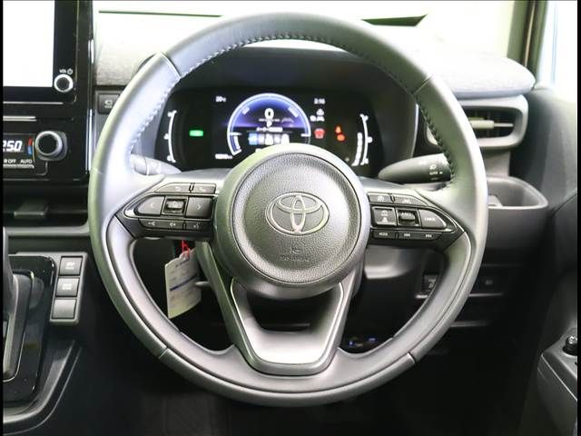 TOYOTA SIENTA HYBRID 2024 Image 31