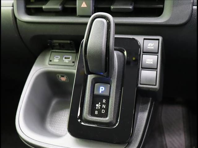 TOYOTA SIENTA HYBRID 2024 Image 31