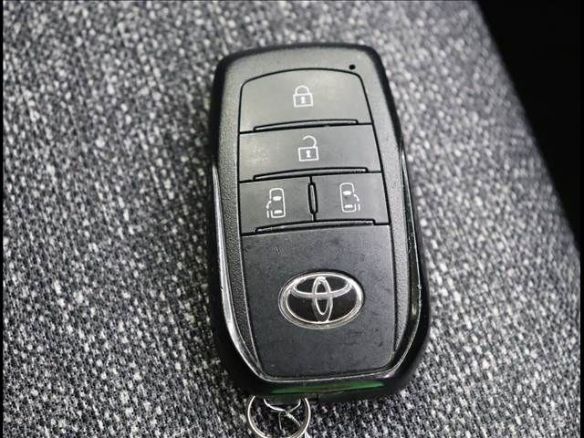 TOYOTA SIENTA HYBRID 2024 Image 31