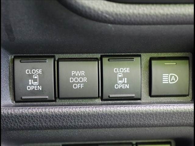 TOYOTA SIENTA HYBRID 2024 Image 31