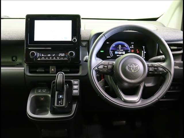 TOYOTA SIENTA HYBRID 2024 Image 31