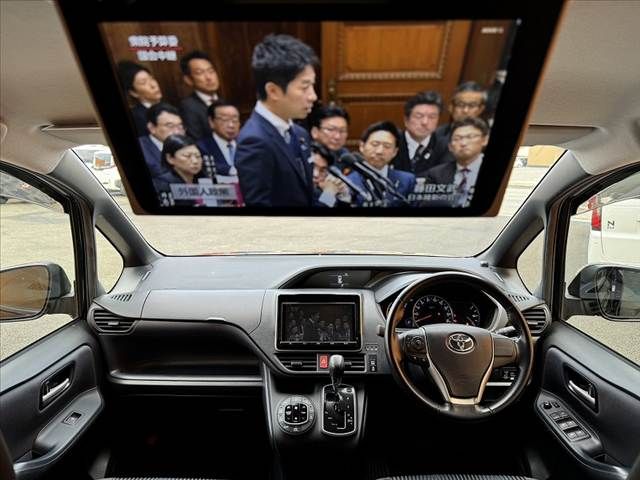 TOYOTA NOAH 2016 Image 31