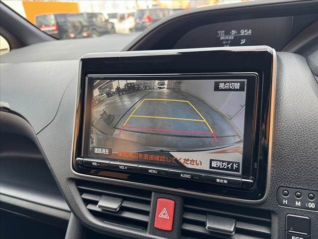 TOYOTA NOAH 2016 Image 31