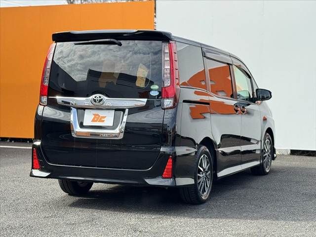 TOYOTA NOAH 2016 Image 31