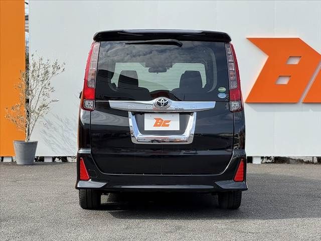 TOYOTA NOAH 2016 Image 31