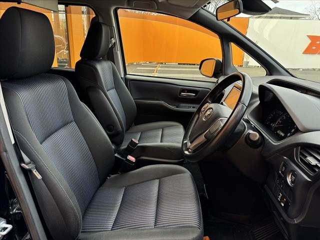 TOYOTA NOAH 2016 Image 31