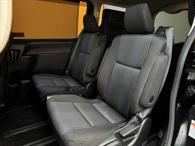 TOYOTA NOAH 2016 Image 31