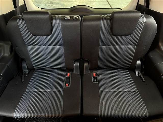 TOYOTA NOAH 2016 Image 31