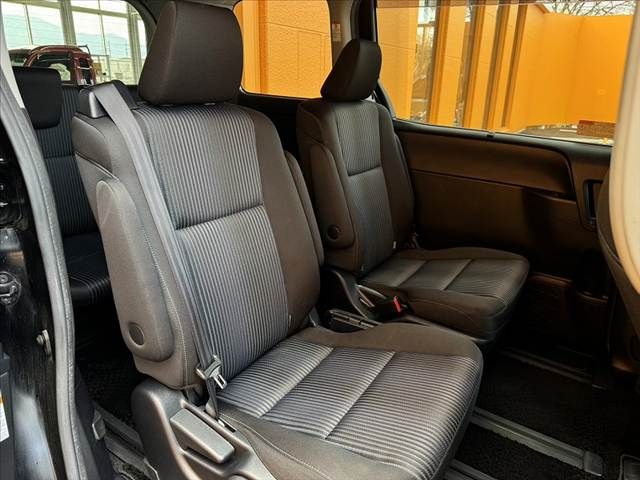 TOYOTA NOAH 2016 Image 31