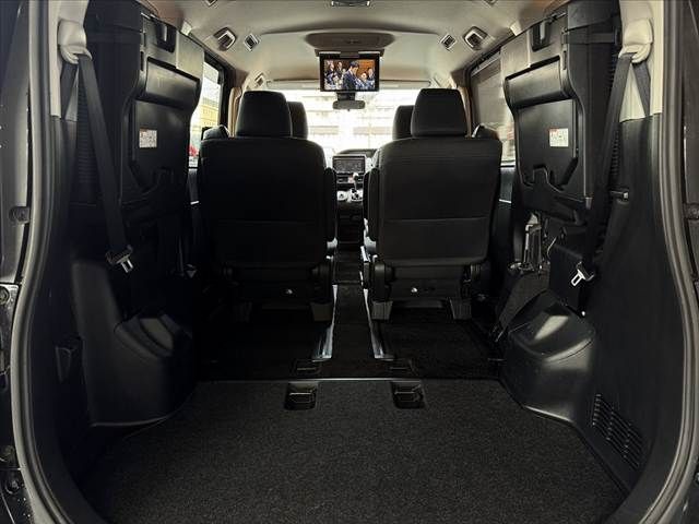 TOYOTA NOAH 2016 Image 31