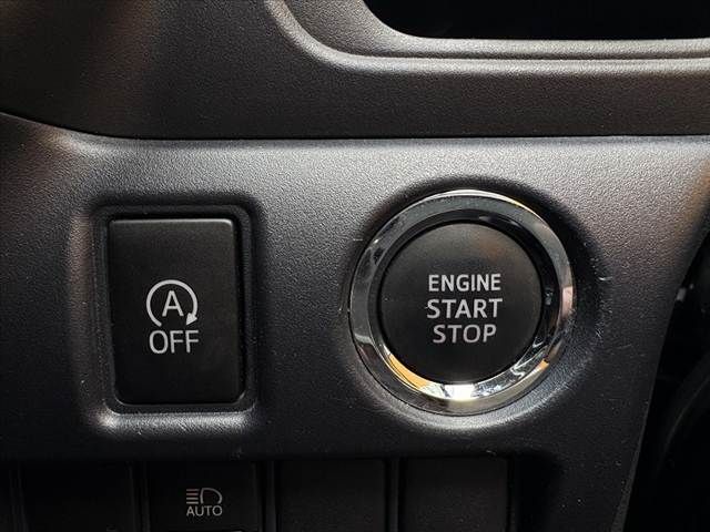 TOYOTA NOAH 2016 Image 31