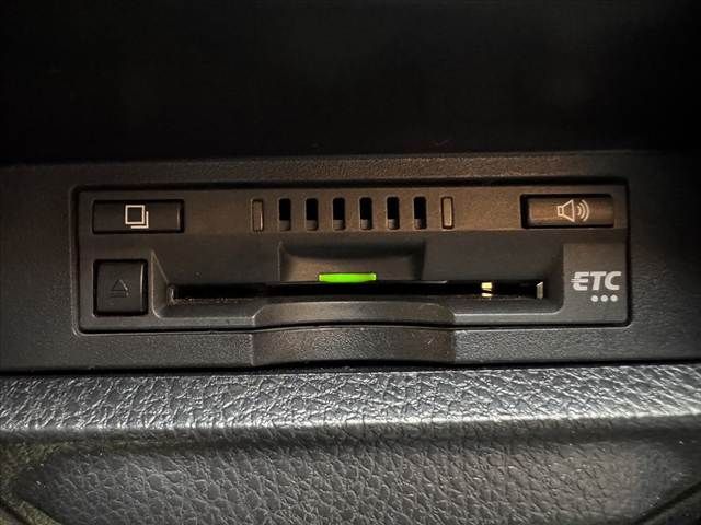 TOYOTA NOAH 2016 Image 31