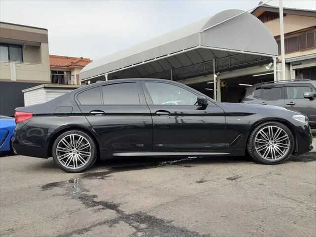 BMW 5SERIES SEDAN 2017 Image 31