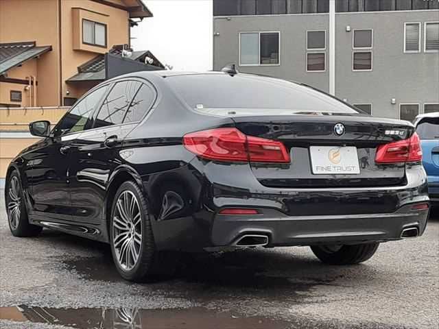 BMW 5SERIES SEDAN 2017 Image 31