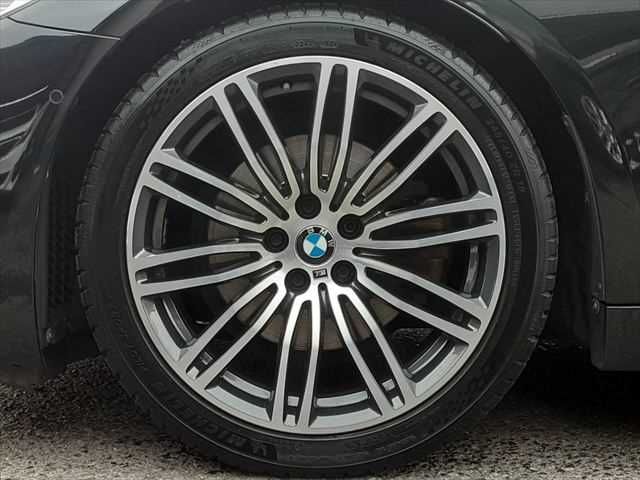 BMW 5SERIES SEDAN 2017 Image 31