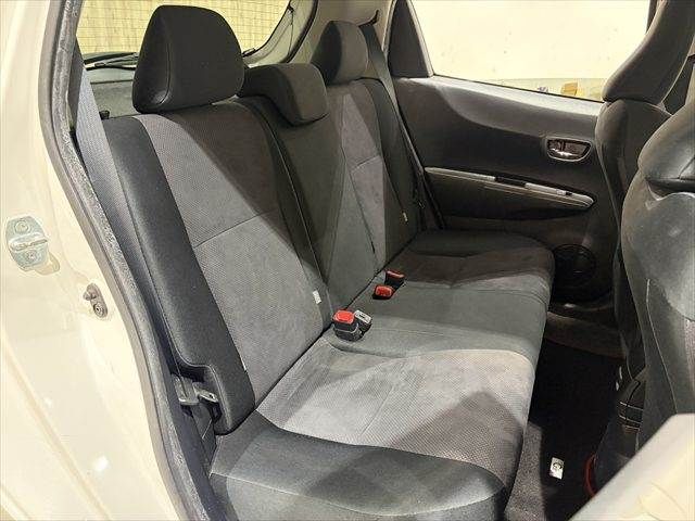 TOYOTA VITZ 2013 Image 31