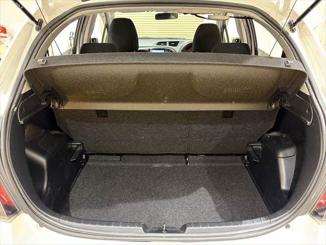 TOYOTA VITZ 2013 Image 31