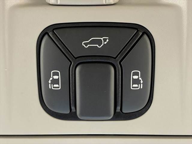 TOYOTA VELLFIRE  HYBRID 4WD 2012 Image 31