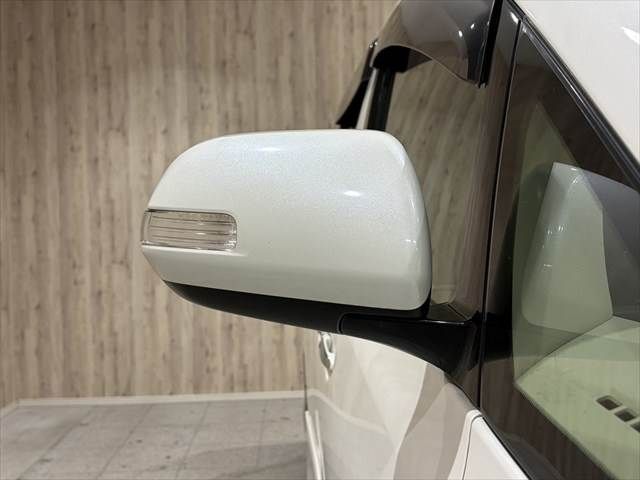 TOYOTA VELLFIRE  HYBRID 4WD 2012 Image 31