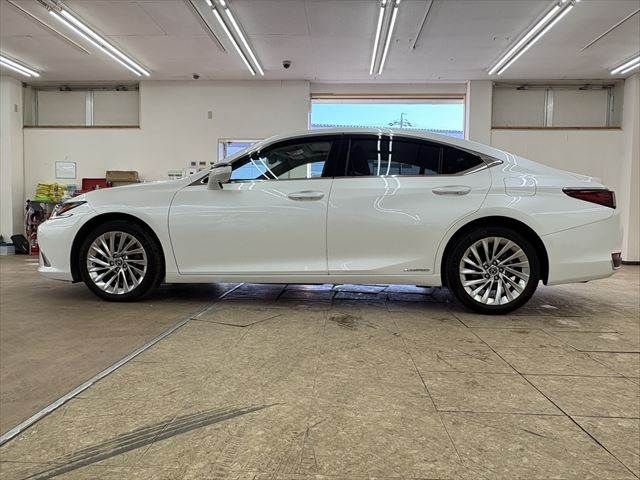 TOYOTA LEXUS ES300H 2021 Image 31