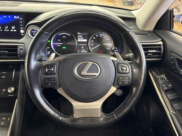 TOYOTA LEXUS IS300H 2017 Image 31