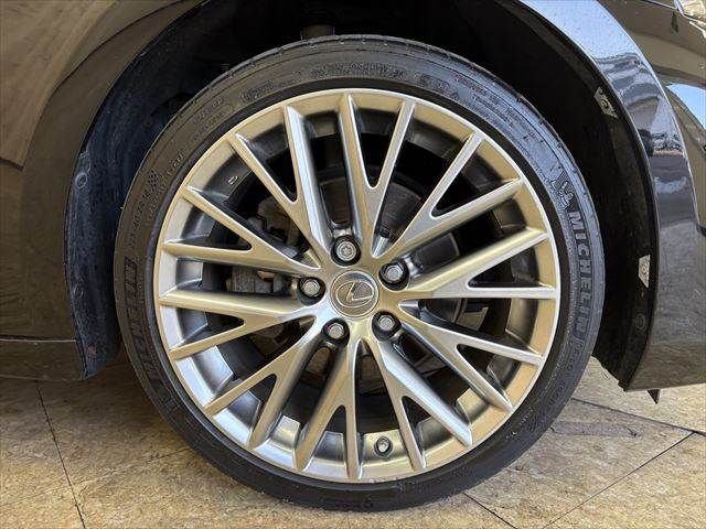 TOYOTA LEXUS IS300H 2017 Image 31