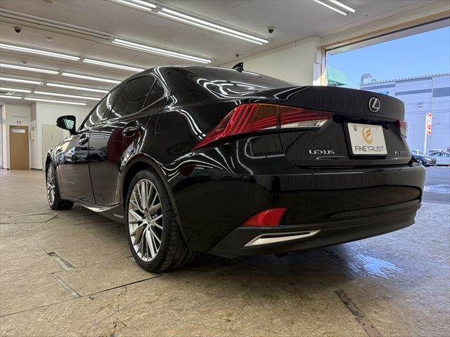 TOYOTA LEXUS IS300H 2017 Image 31