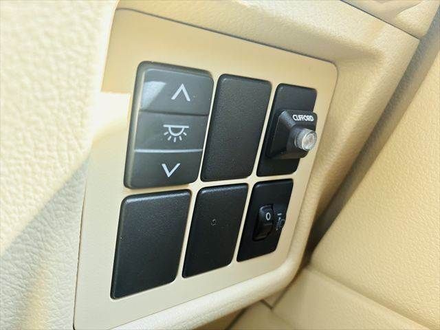 TOYOTA LANDCRUISER PRADO 2015 Image 31