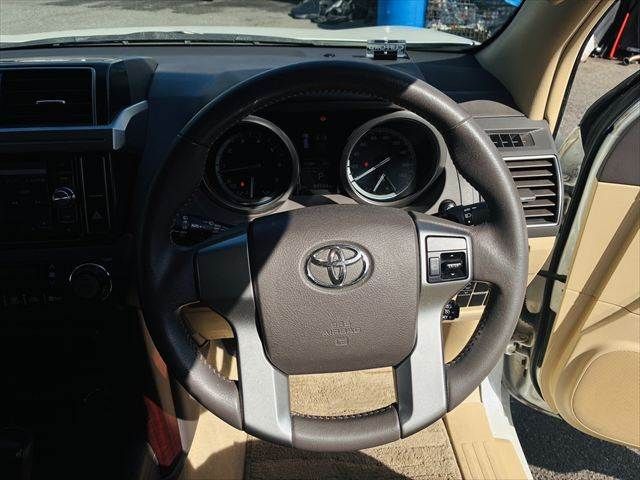 TOYOTA LANDCRUISER PRADO 2015 Image 31