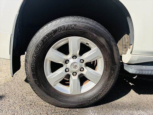 TOYOTA LANDCRUISER PRADO 2015 Image 31